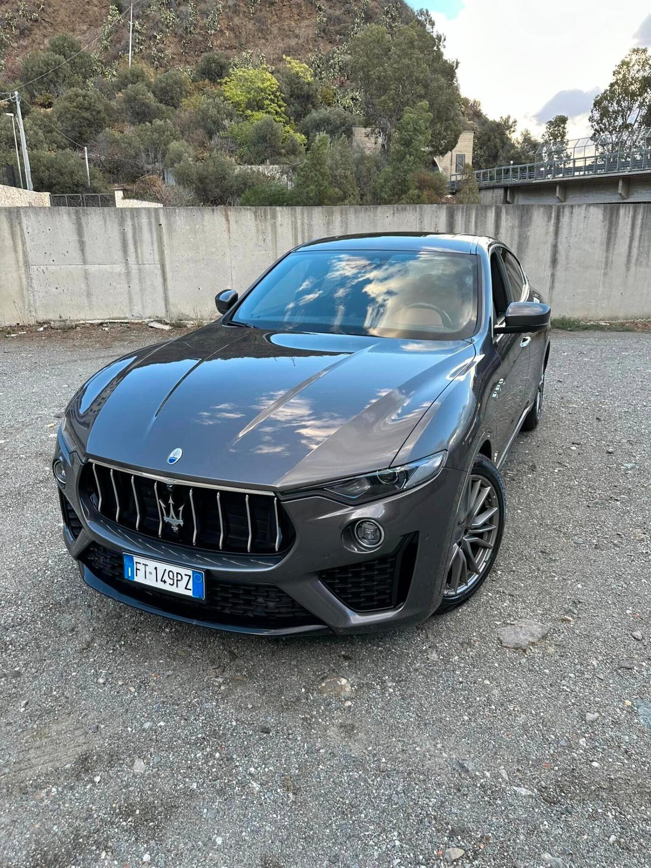 Maserati Levante V6 Diesel 275 CV AWD Granlusso