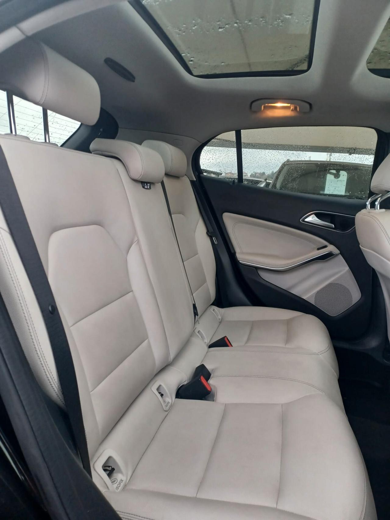 Mercedes-benz GLA 200 d Automatic Premium