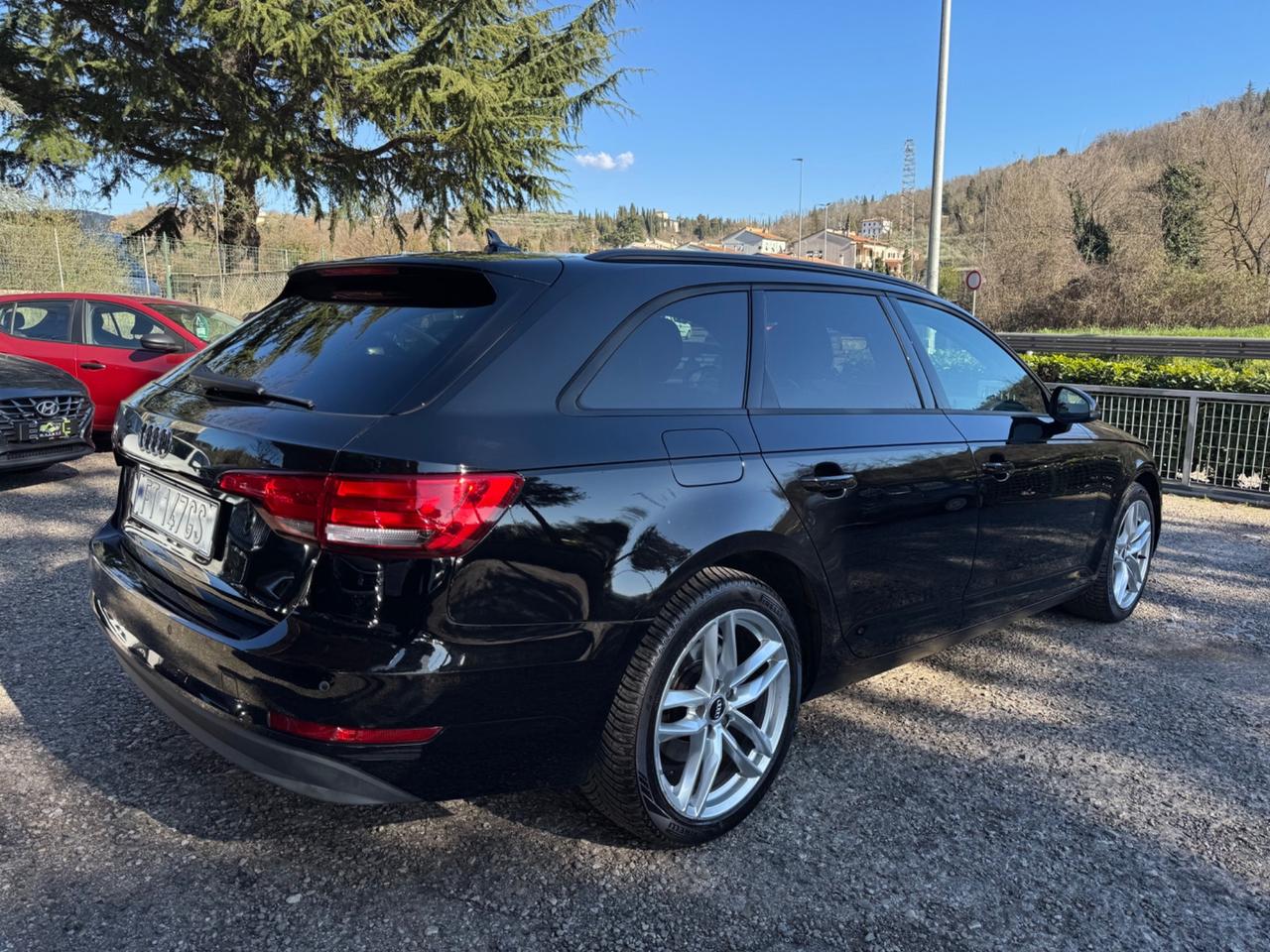 Audi A4 Avant 2.0 TDI 150 CV ultra S tronic Design