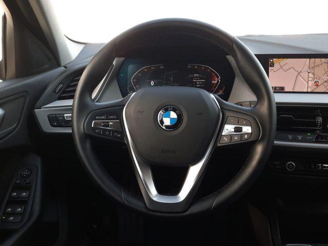 BMW 116 i 5p. Business Advantage Aut.