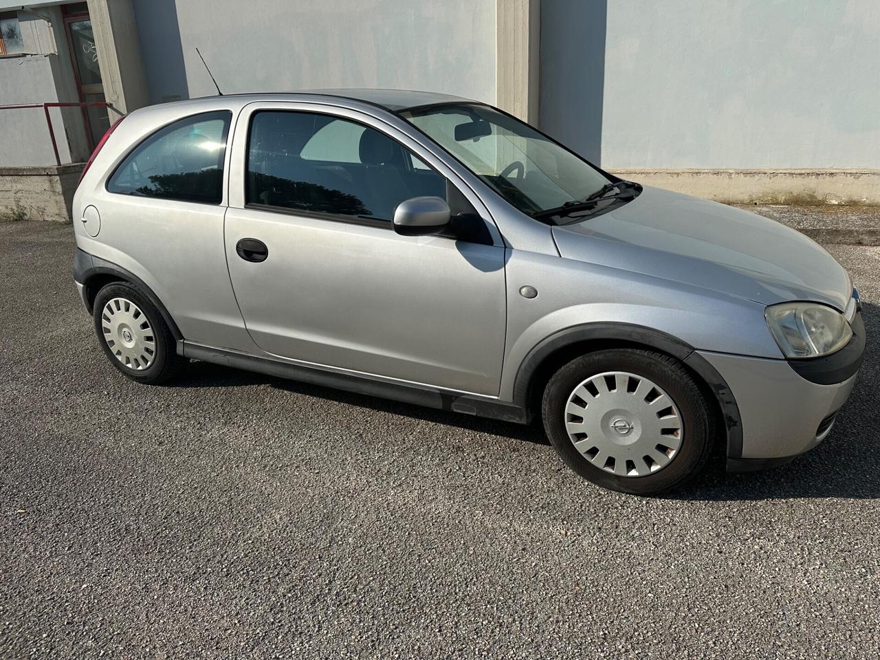 Opel Corsa 1000 benzina 2003 115.000km