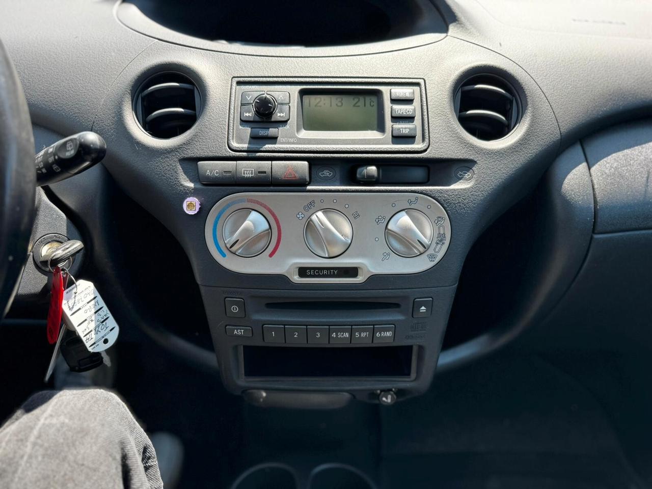 Toyota Yaris 1.3i 16V cat 3 porte Sol
