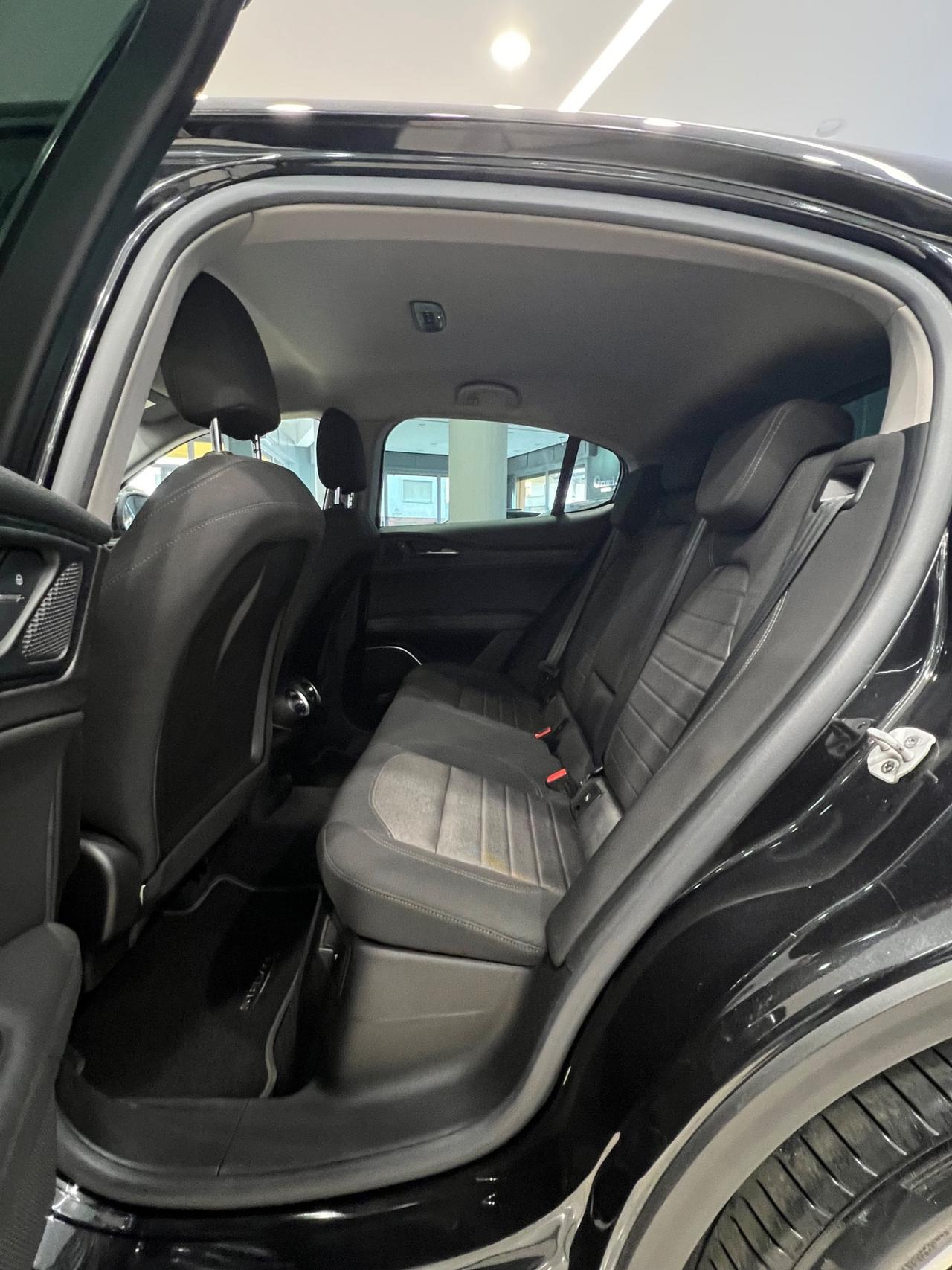 Alfa Romeo Stelvio 2.2 Turbodiesel 160 CV AT8 RWD Business