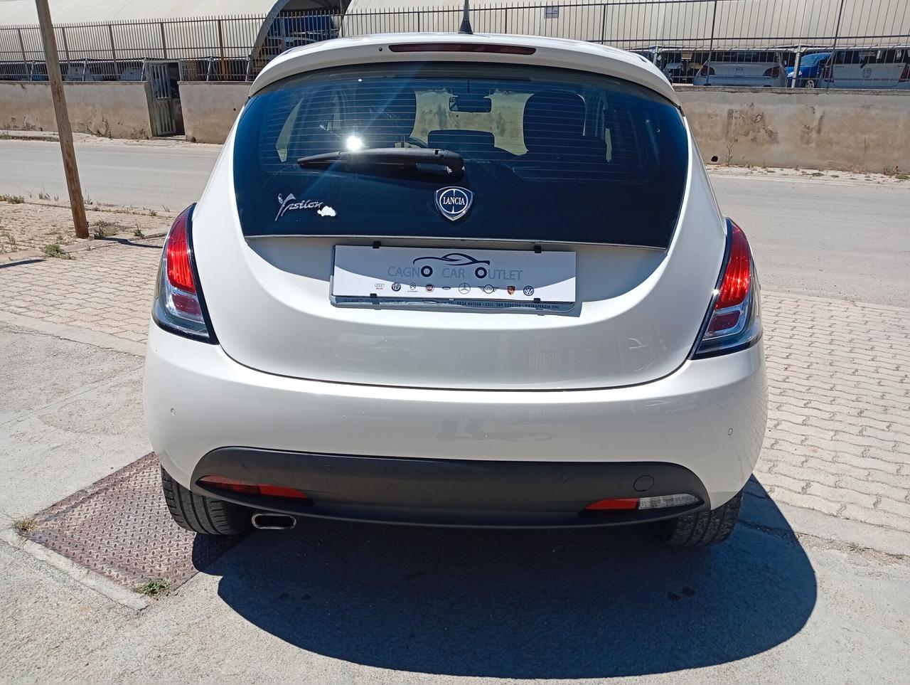 Lancia Ypsilon 1.2 69 CV 5 porte Elefantino