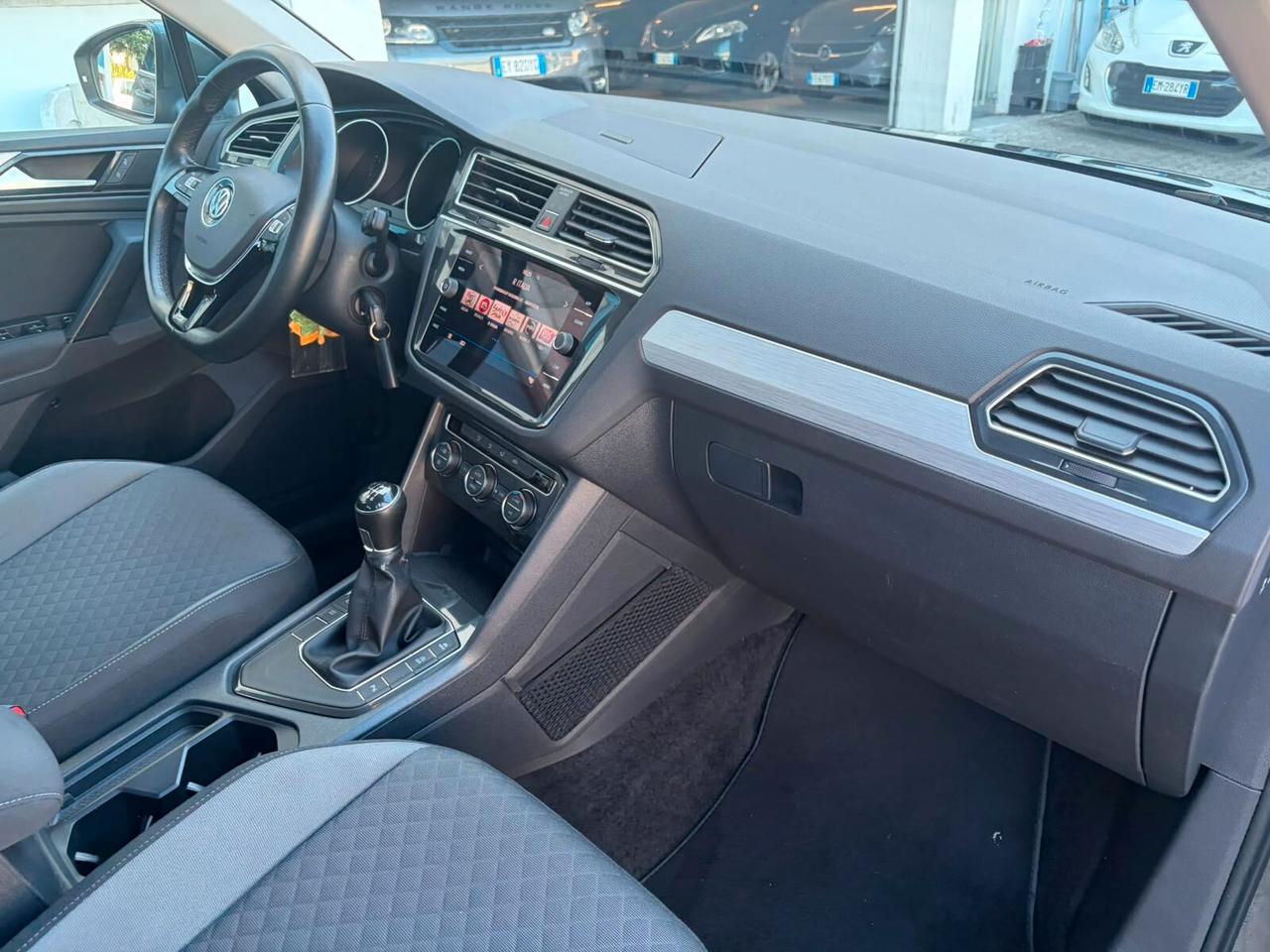 Volkswagen Tiguan 1.4 TSI Sport BlueMotion Technology*EURO6*R-LINE*FULL OPTIONAL