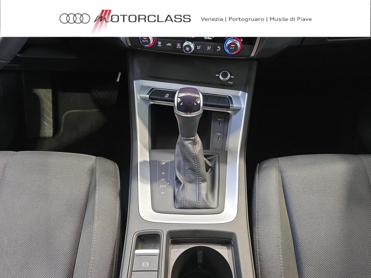 Audi Q3 35 2.0 tdi business advanced s tronic