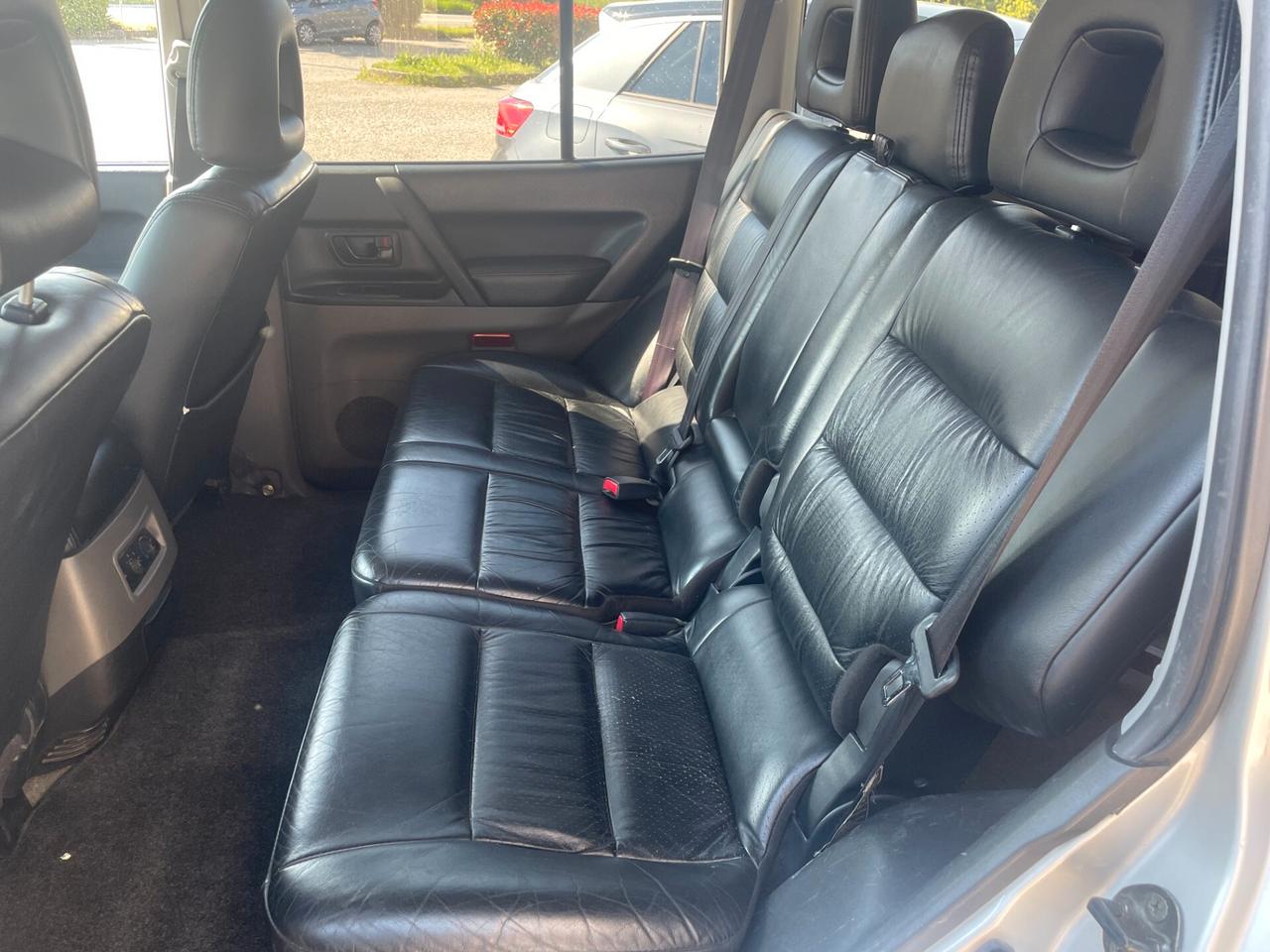 Mitsubishi Pajero III 3.2 16V DI-D 5p. GLX 7p.