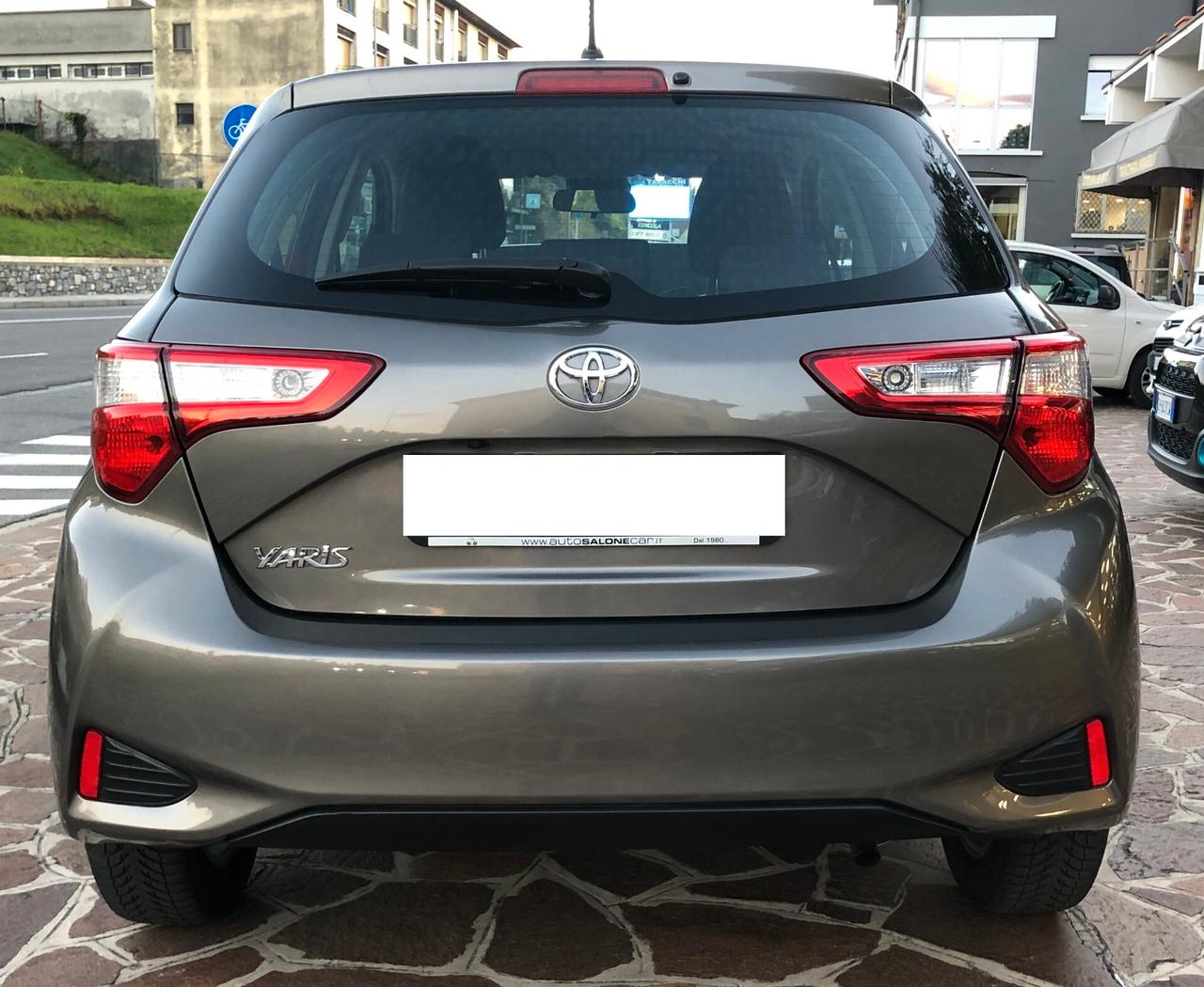 Toyota Yaris 1.0 72 CV 5 porte Lounge