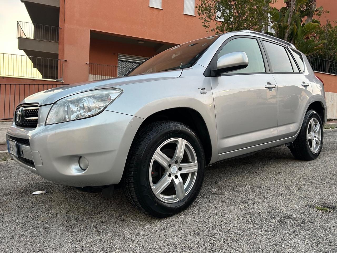 Toyota RAV 4 RAV4 2.2 D-4D 136 CV Sol unico propri