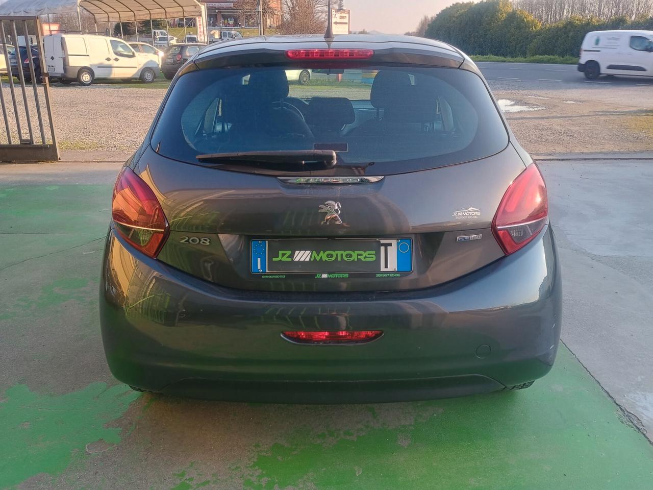 PEUGEOT 208 NEOPATENTATI