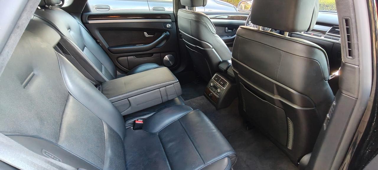 Audi A8 S8 5.2 V10 quattro tiptronic