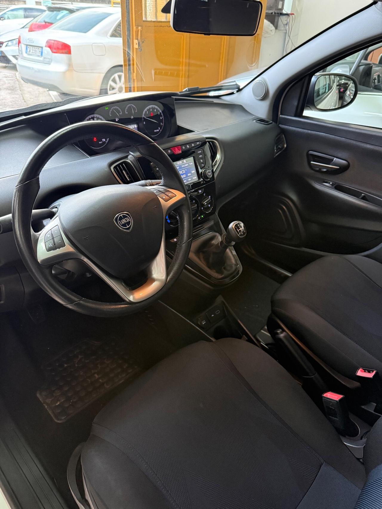 Lancia Ypsilon 1.2 69 CV 5 porte S&S Platinum