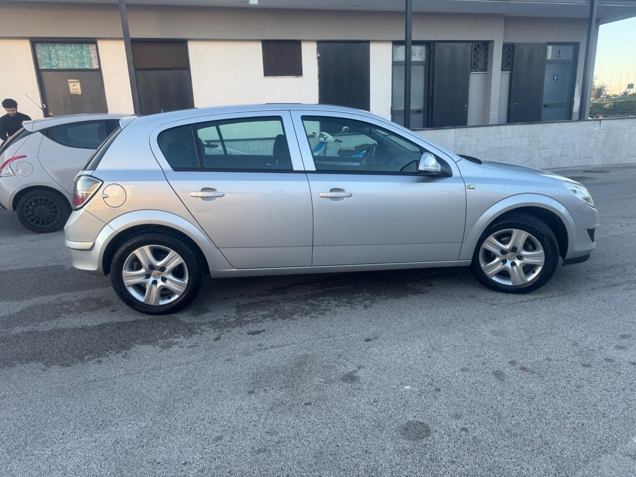 Opel Astra 1.4 16V GPL-TECH 5 porte Enjoy
