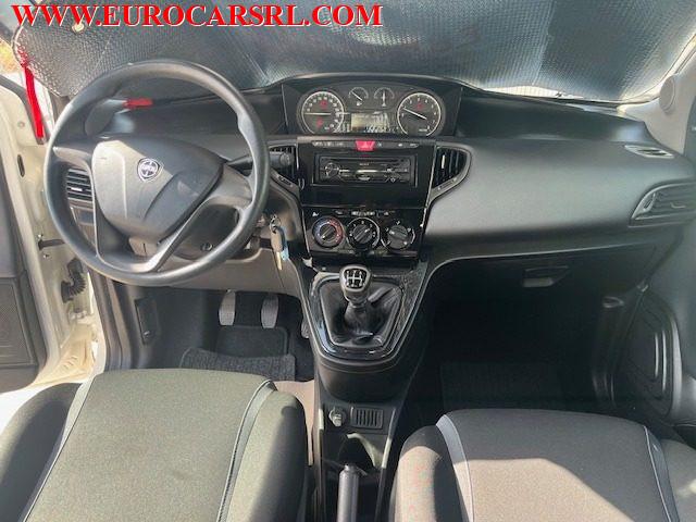 LANCIA Ypsilon 1.2 69 CV 5 porte Silver