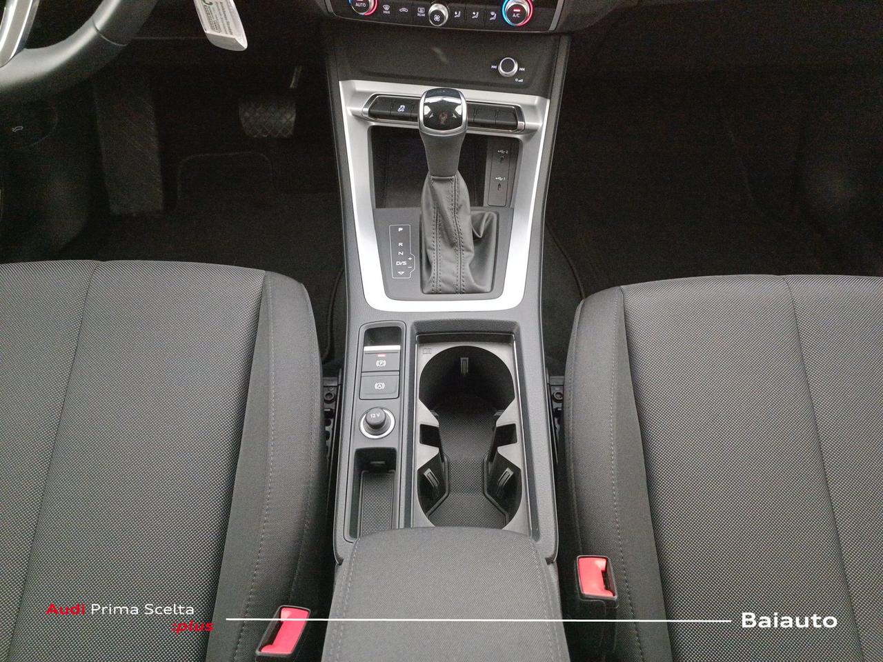 Audi Q3 35 2.0 tdi business advanced s tronic