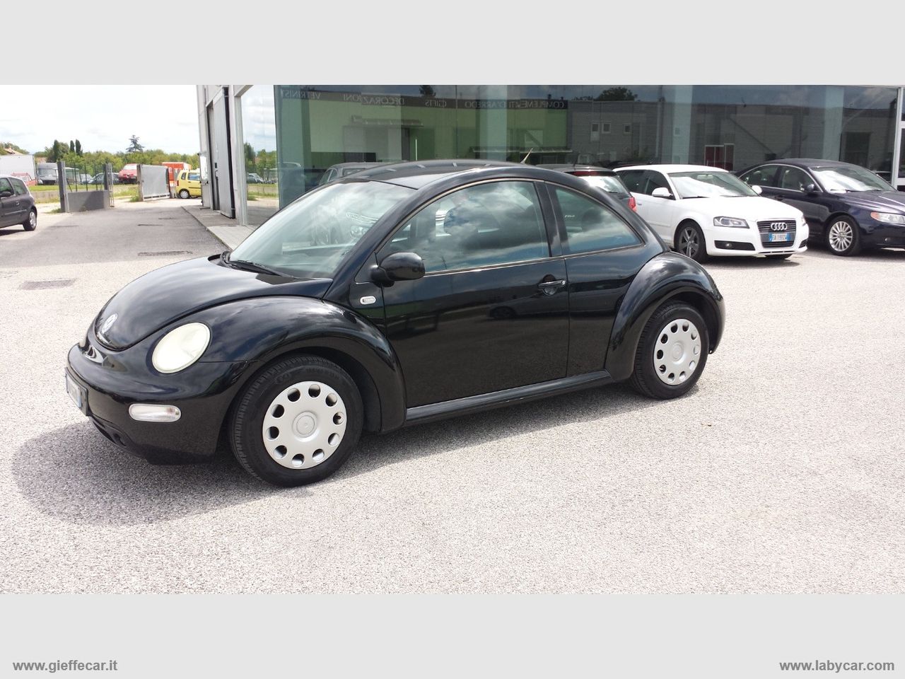 VOLKSWAGEN New Beetle 1.6