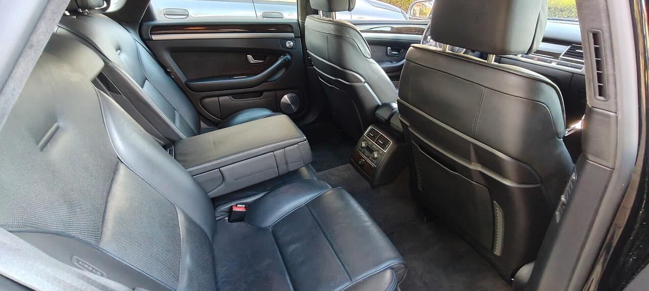 Audi A8 S8 5.2 V10 quattro tiptronic