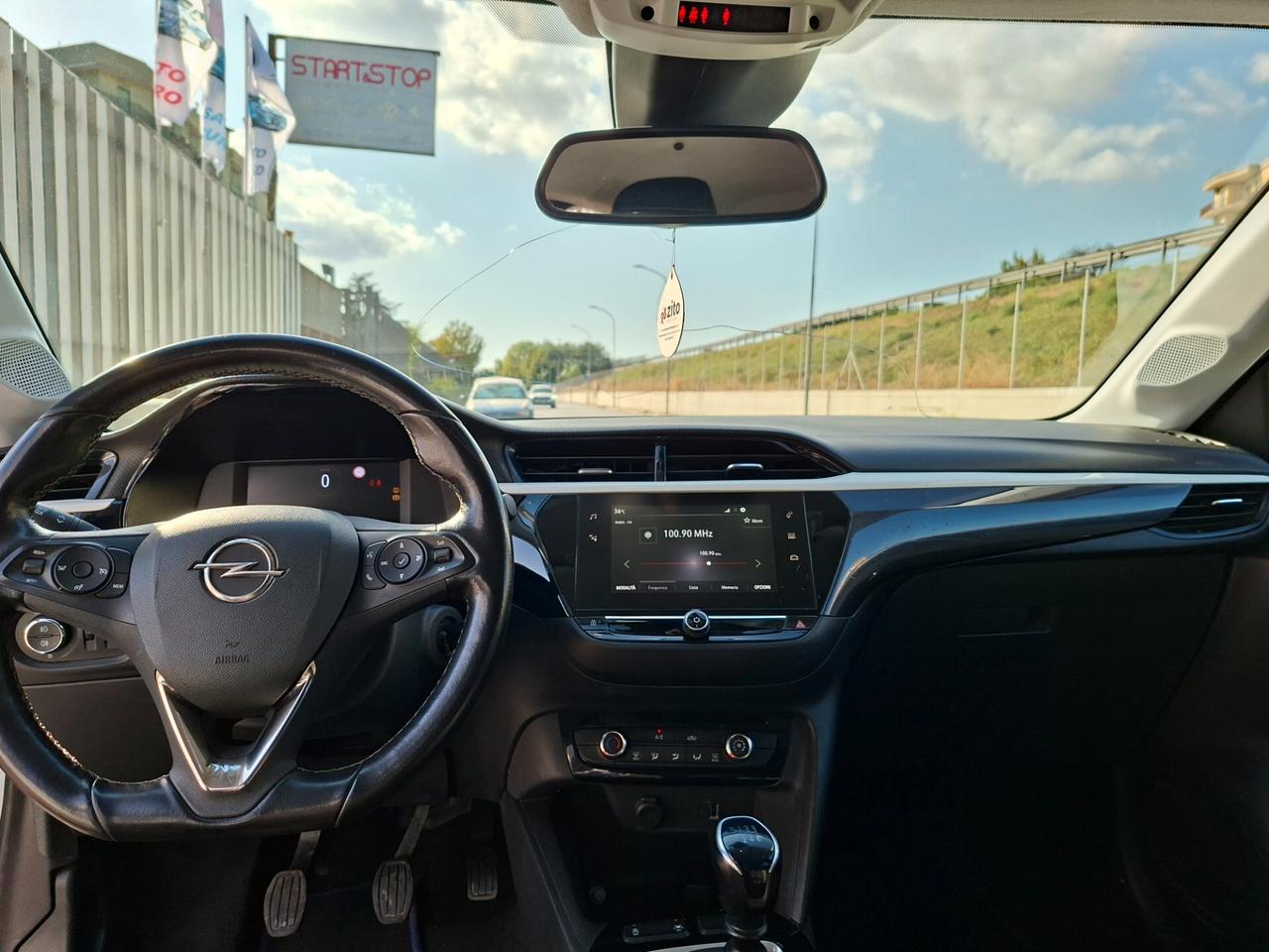 Opel Corsa 1.2 100 CV Design & Tech