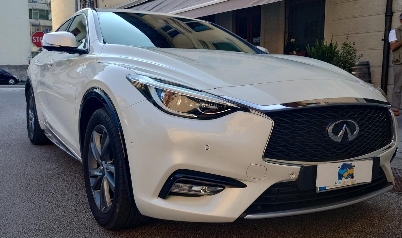 Infiniti Q30 1.5 diesel Premium