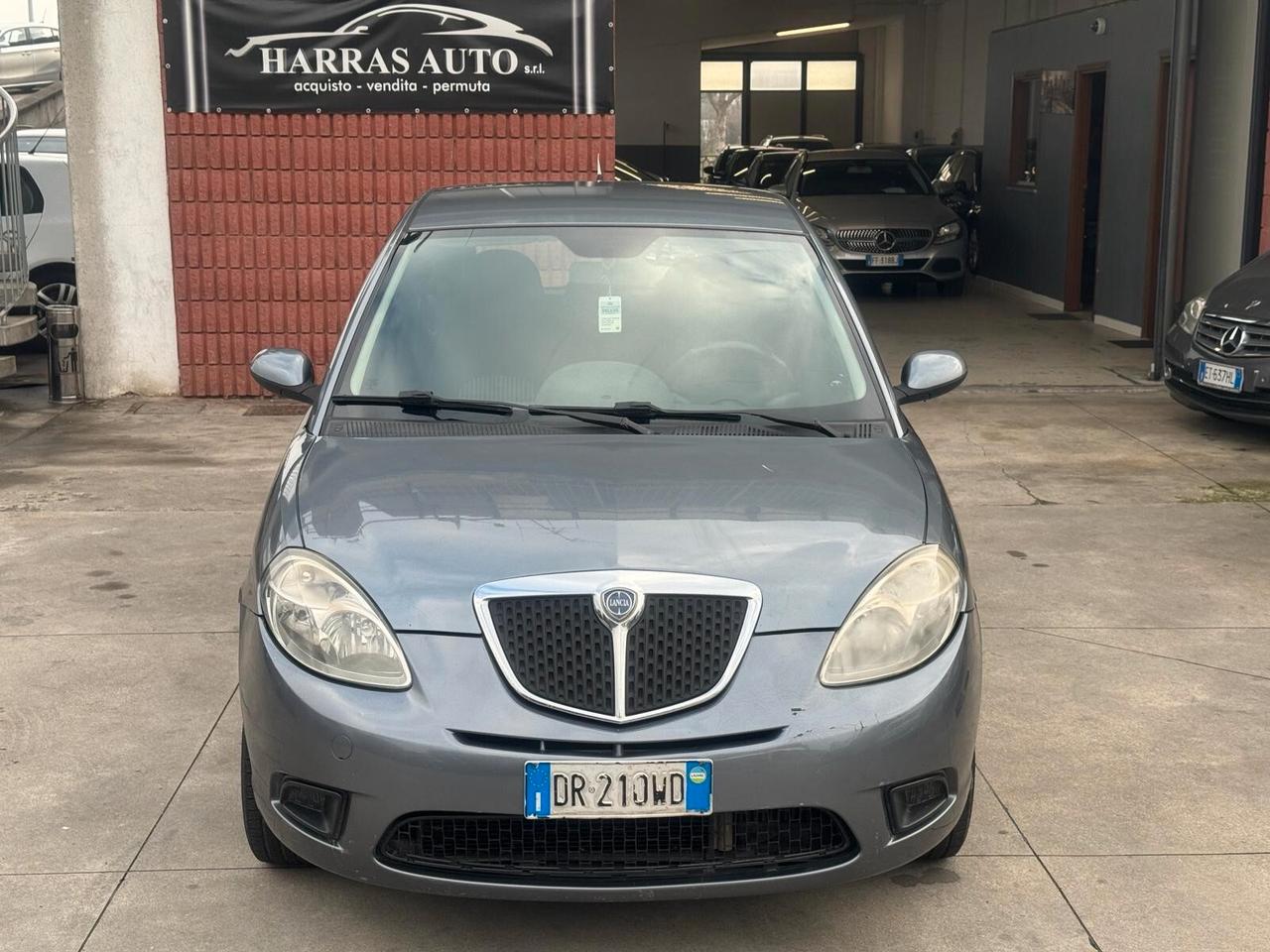 Lancia Ypsilon 1.3 MJT 75 CV Argento