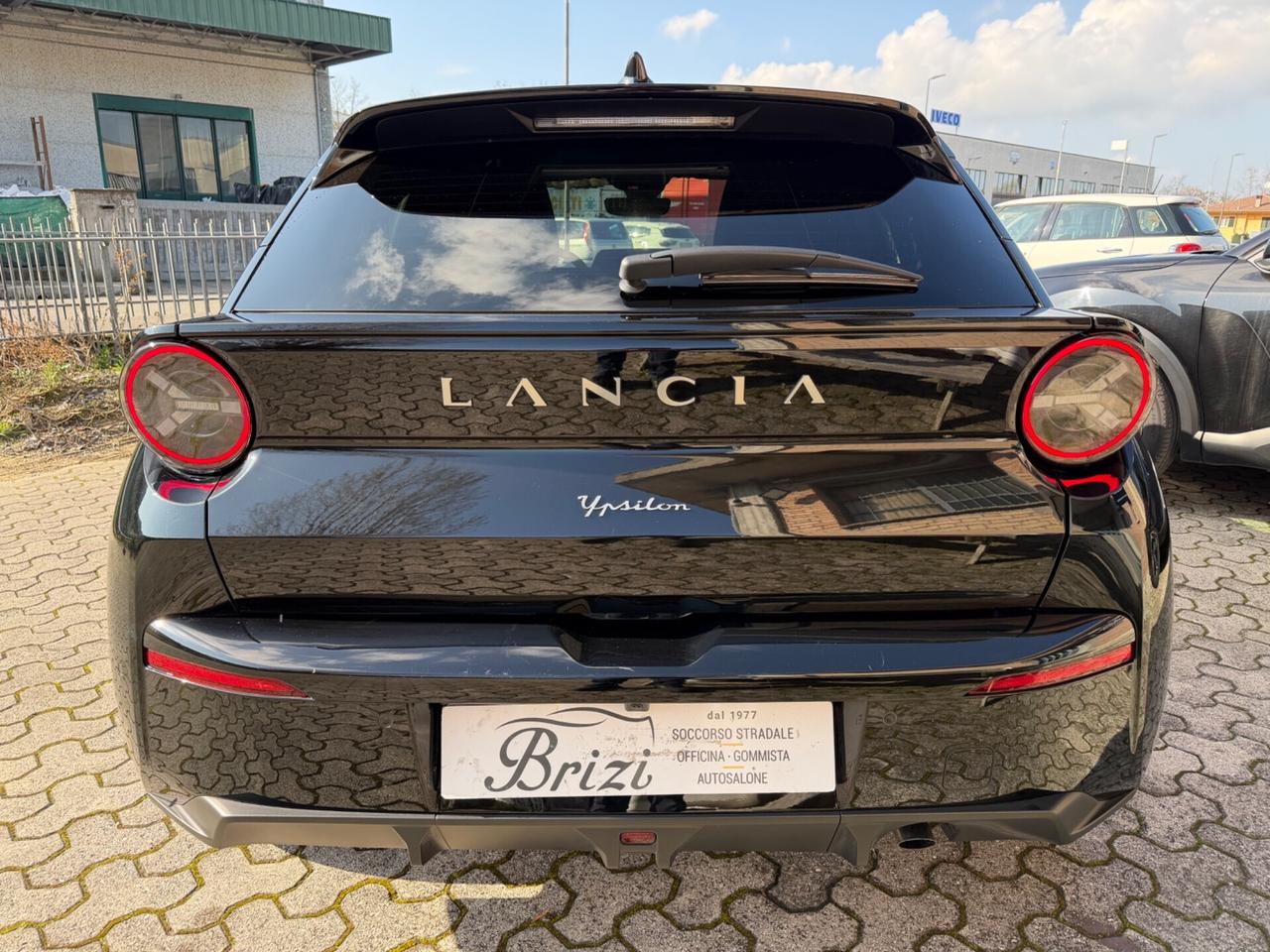Lancia Ypsilon Hybrid e-DCT LX