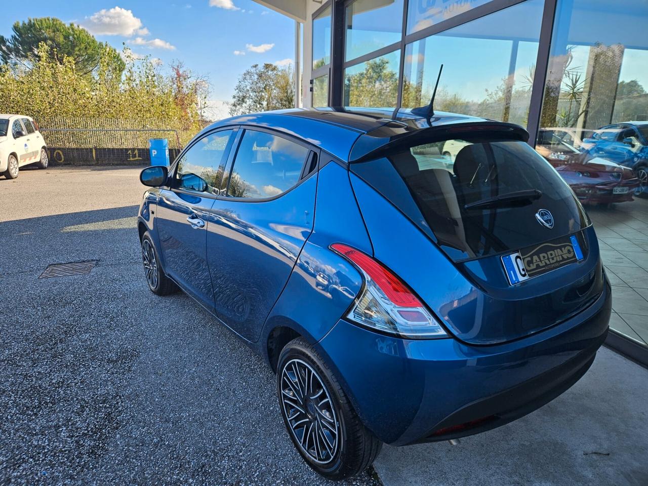 Lancia Ypsilon 1.0 FireFly 5 porte S&S Hybrid Gold