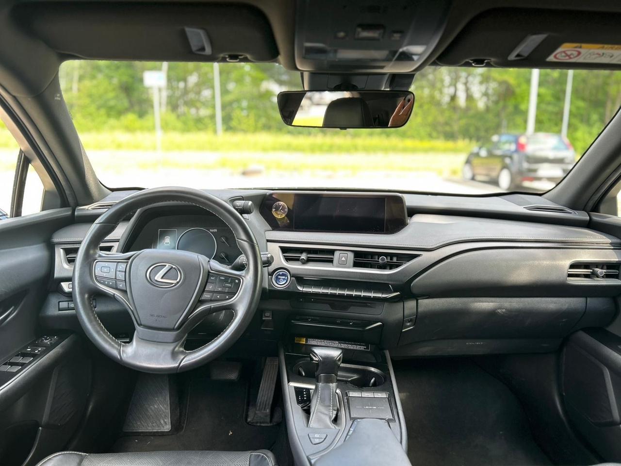 Lexus UX 250h Hybrid AWD Luxury Navi Pelle LED Camera