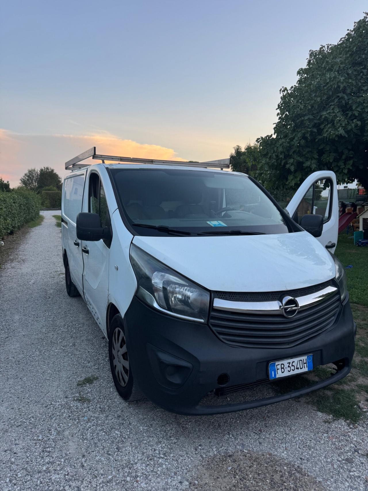 Opel Vivaro 1.6 Bi turbo 2015 motore ok frizione da fare