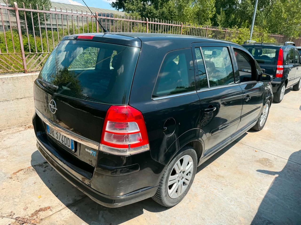 Opel Zafira 7 posti BENZ/METANO