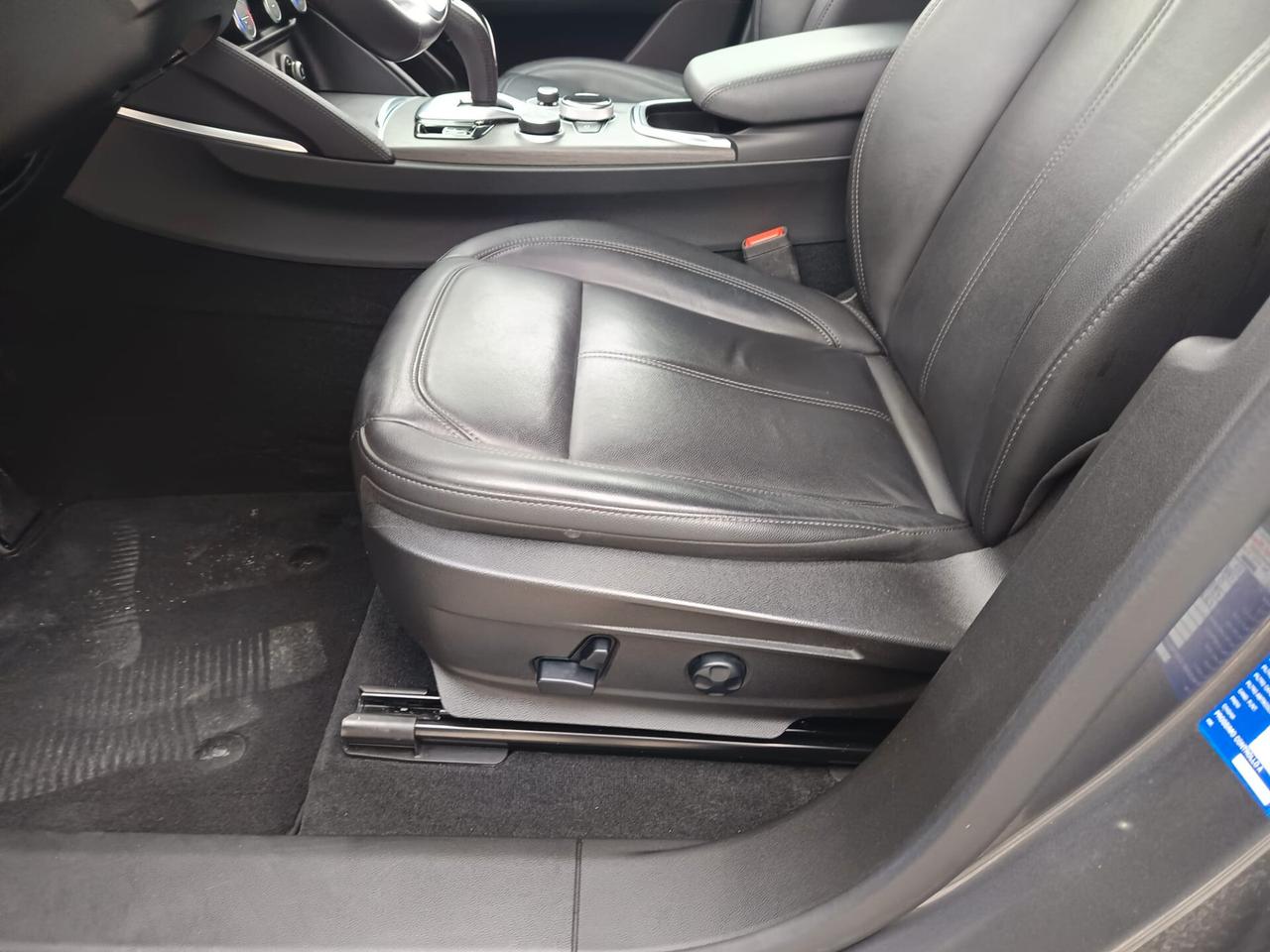 Alfa Romeo Stelvio 2.2 MTJ 210 CV AT8 Q4 Ti Tua a 329€/Mese