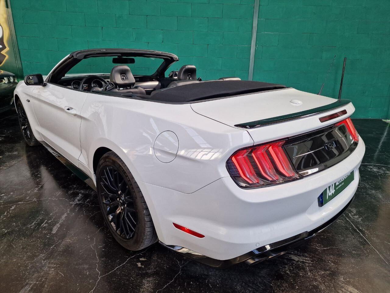 Ford Mustang 5.0 GT Cabrio Iva esposta