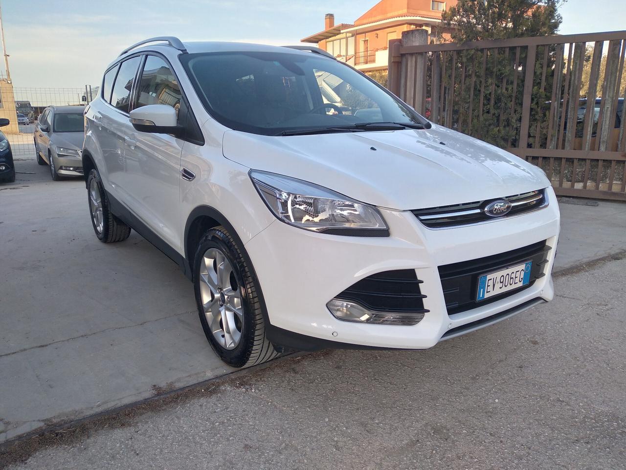 Ford Kuga 2.0 TDCI 140 CV 2WD Titanium