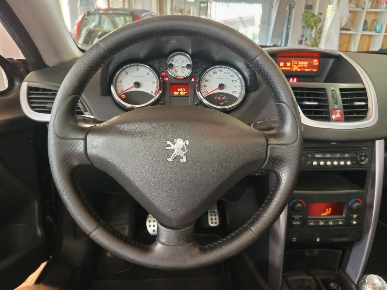 Peugeot 207 1.6 HDi 110CV CC Féline