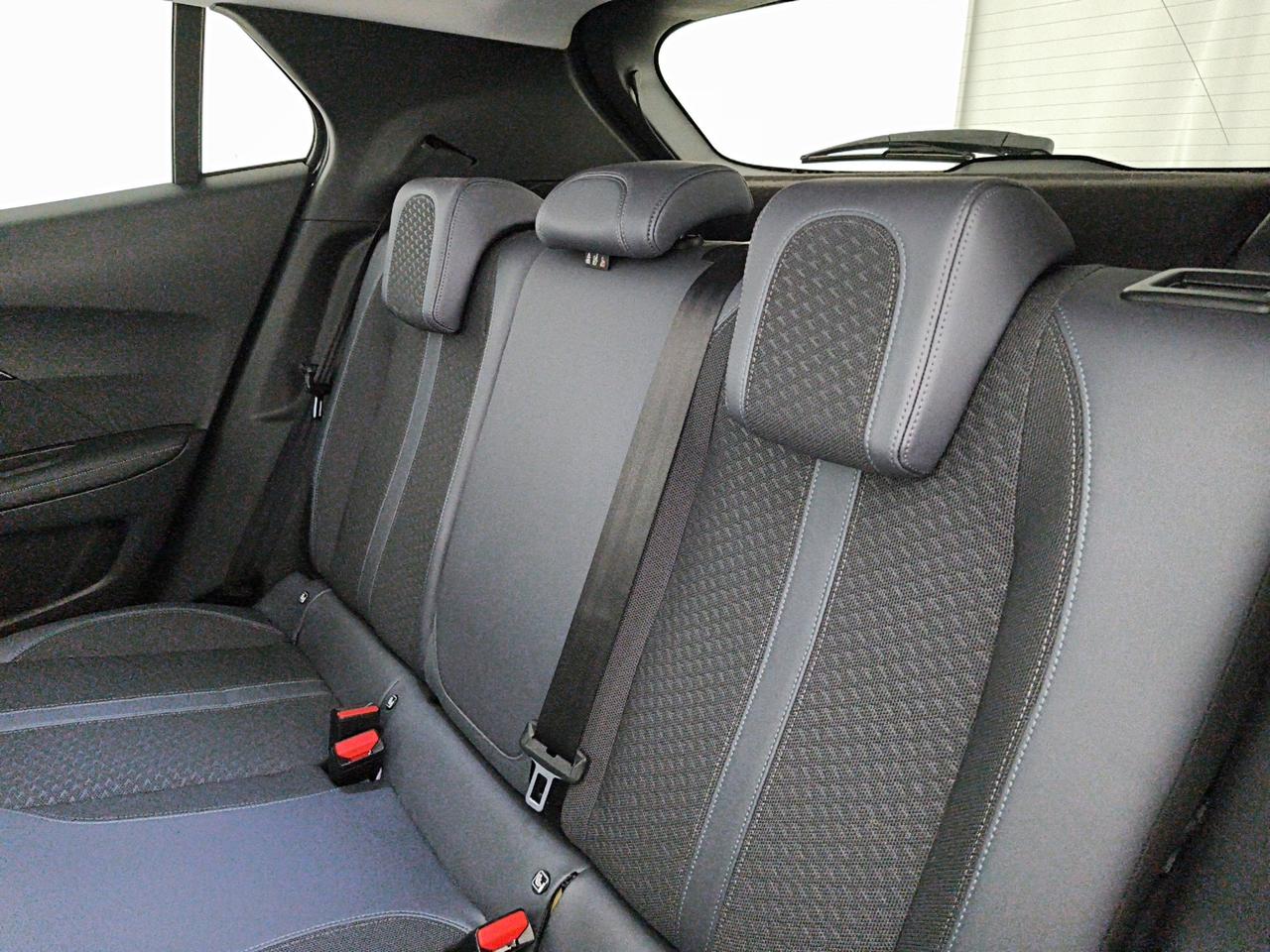 Peugeot 2008 1.2 puretech Allure 130cv