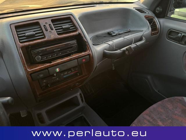 NISSAN Terrano II 2.7 Tdi 5 porte SE