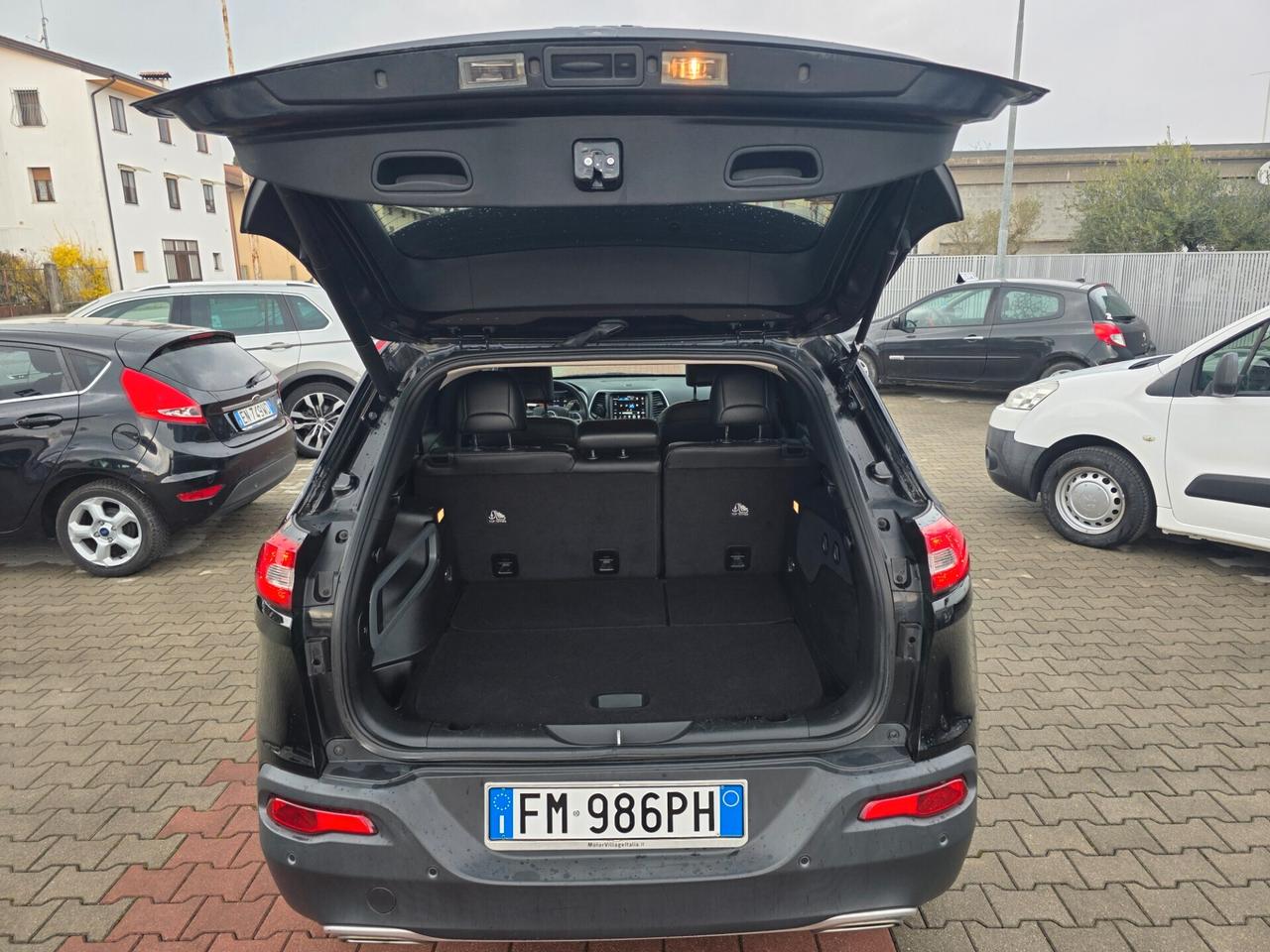 Jeep Cherokee 2.2D 200cv strafull 4WD automatic