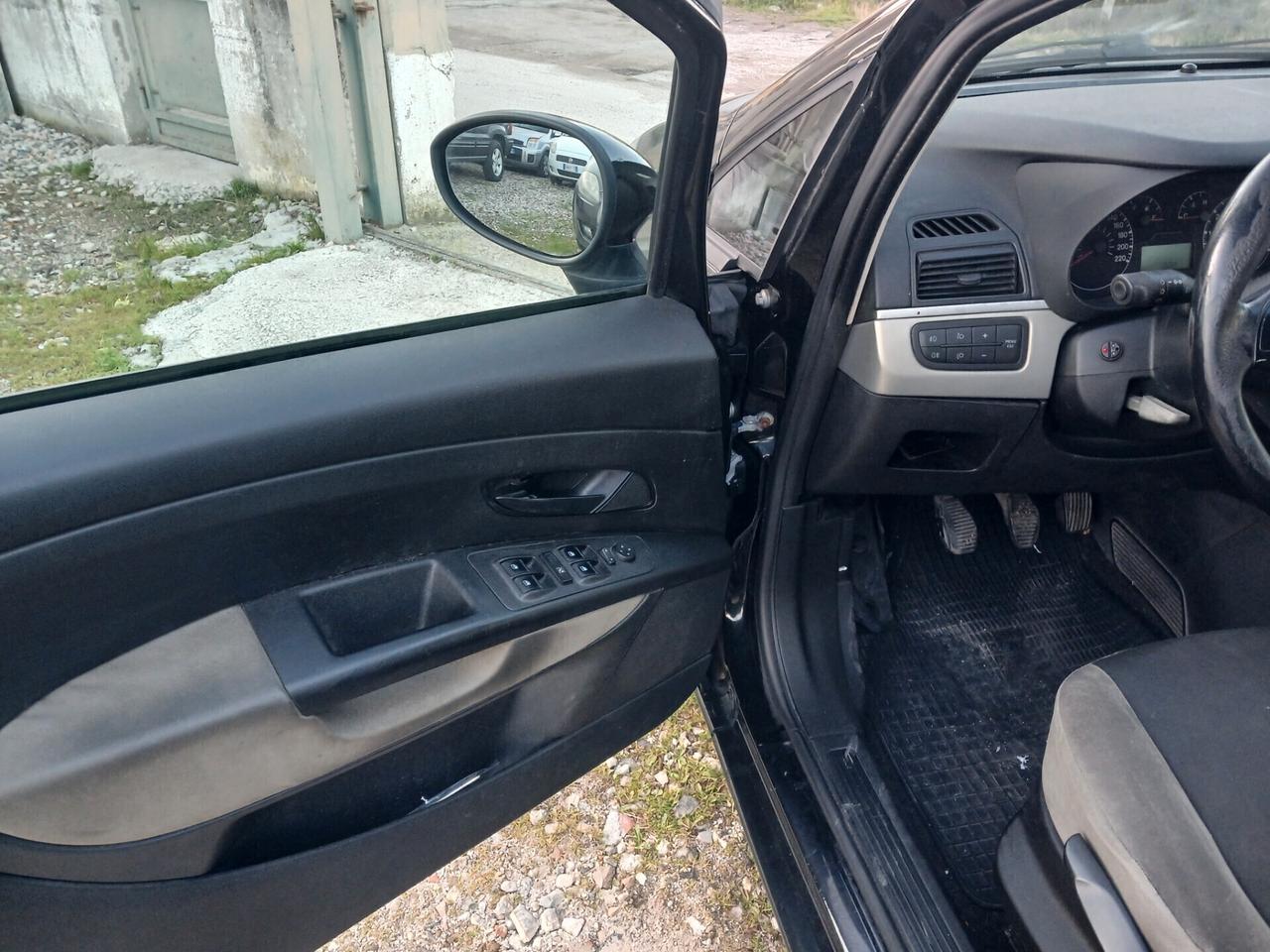 Fiat Grande Punto 1.3 MJT 90 CV 5 porte Emotion