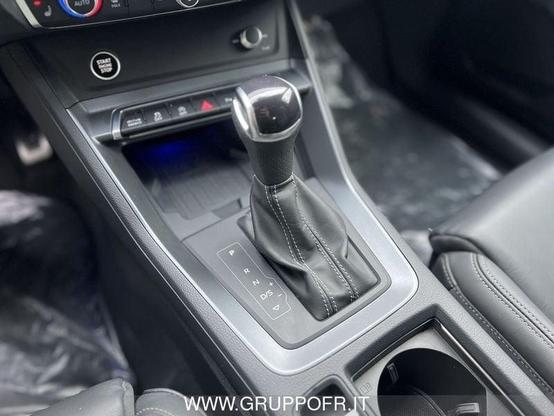 Audi Q3 35 TDI S tronic Identity Black