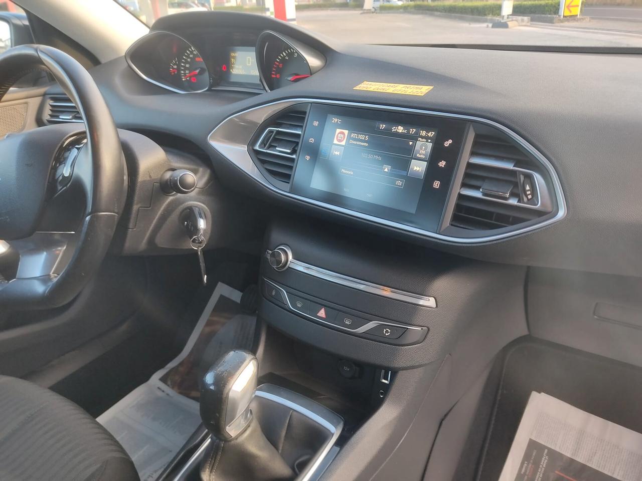 Peugeot 308 BlueHDi 100 S&S SW Business