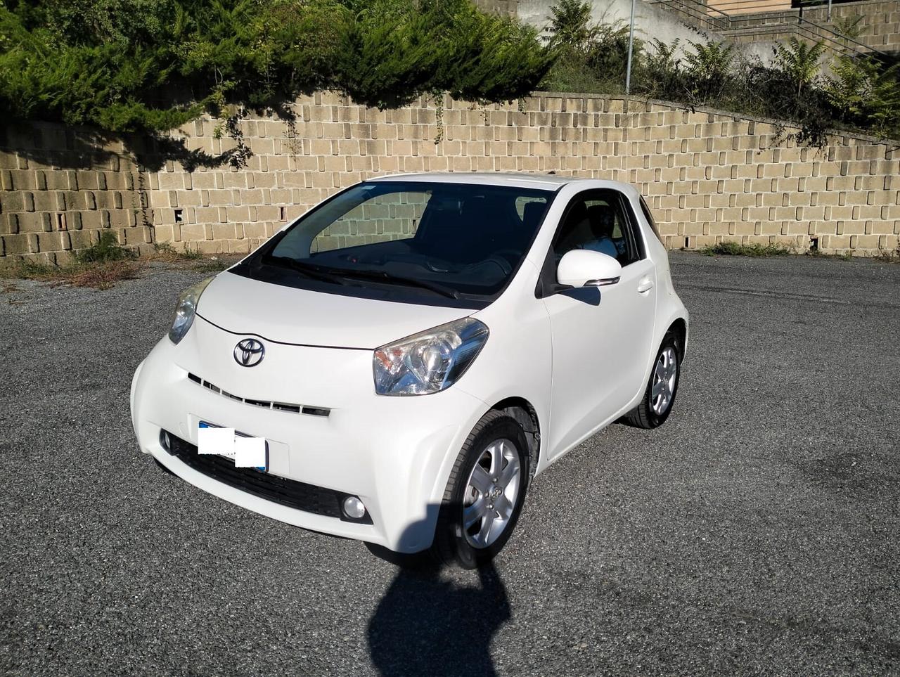 Toyota iQ 1.0 Sol Cerchi Sensori post. KM 145000.