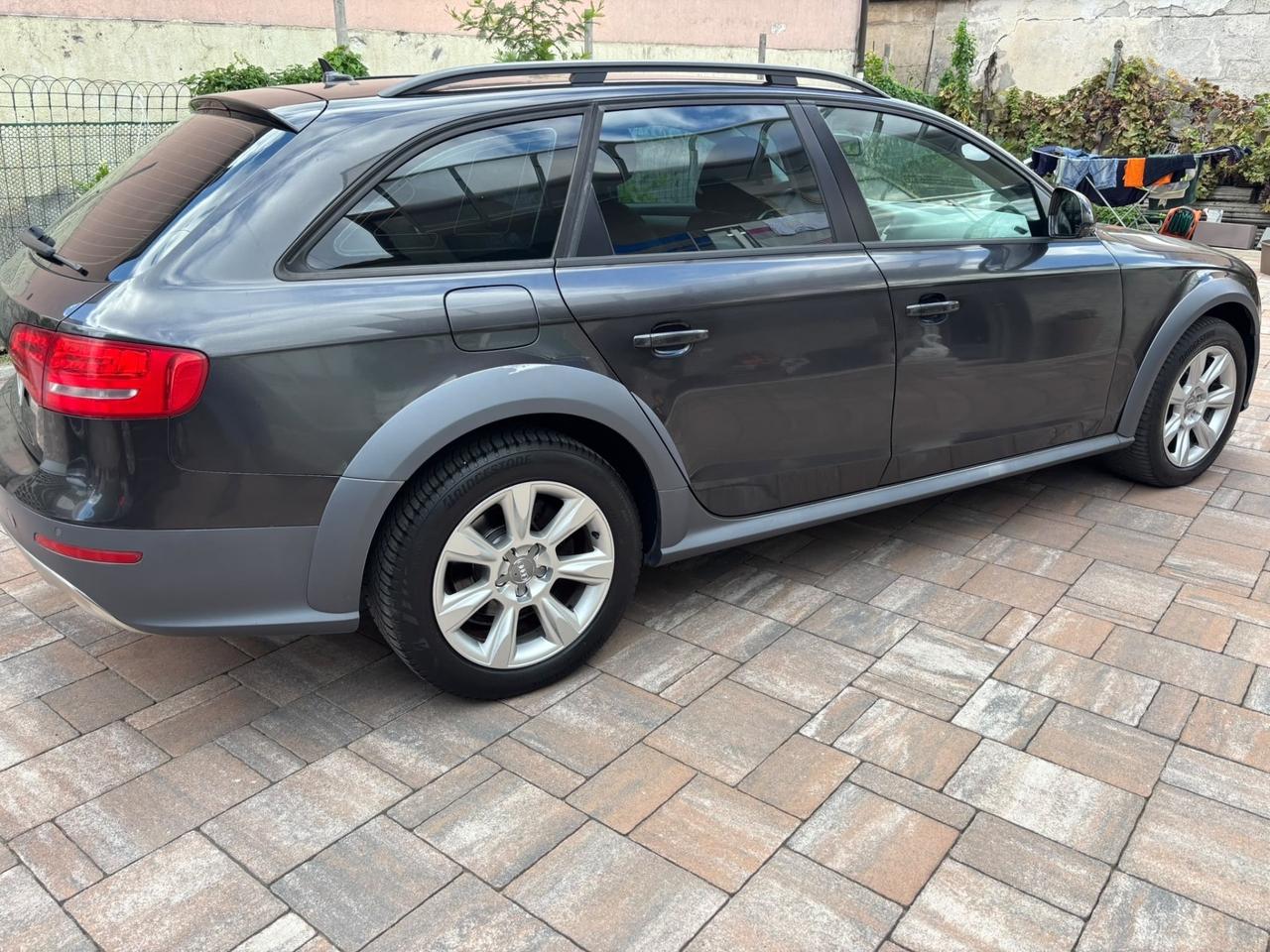 Audi A4 allroad 2.0 TDI .gasolio & GPL .4x4 2011