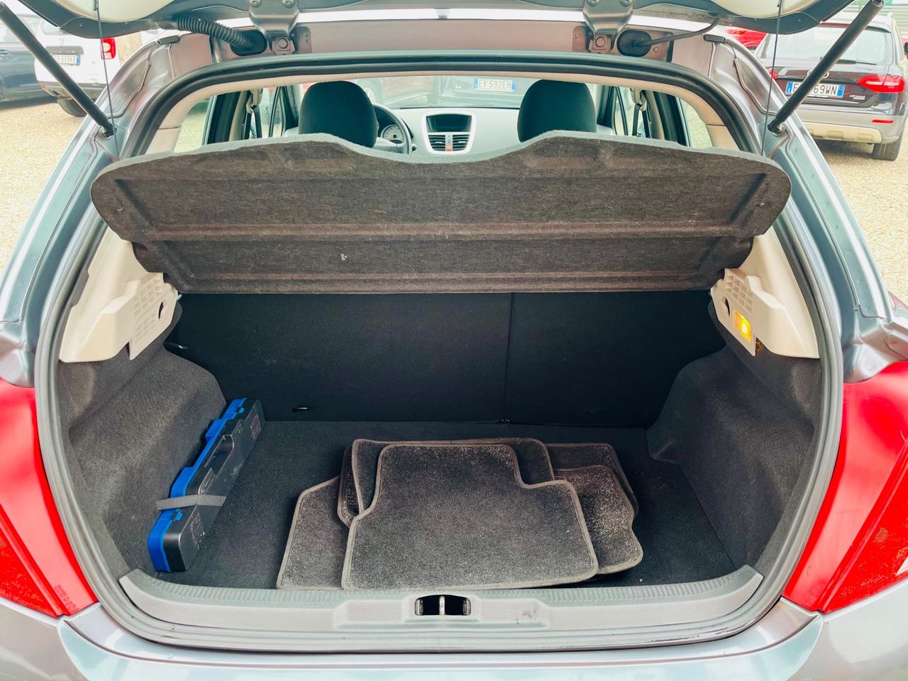 Peugeot 207 1.4 HDi 70CV 5p. Allure