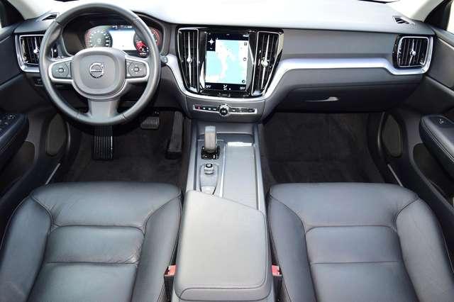 Volvo V60 2.0 B4 Mhev Geartronic 197 cv Momentum Business