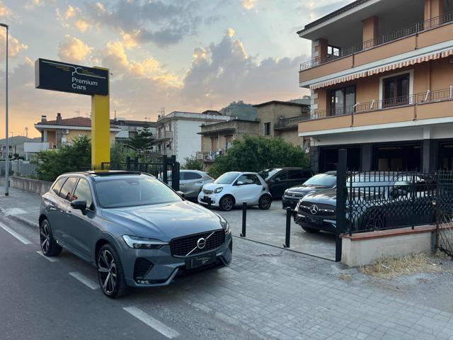 VOLVO XC60 2.0 B4 (d) R-design Dark Plus AWD