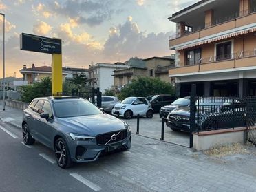 VOLVO XC60 2.0 B4 (d) R-design Dark Plus AWD