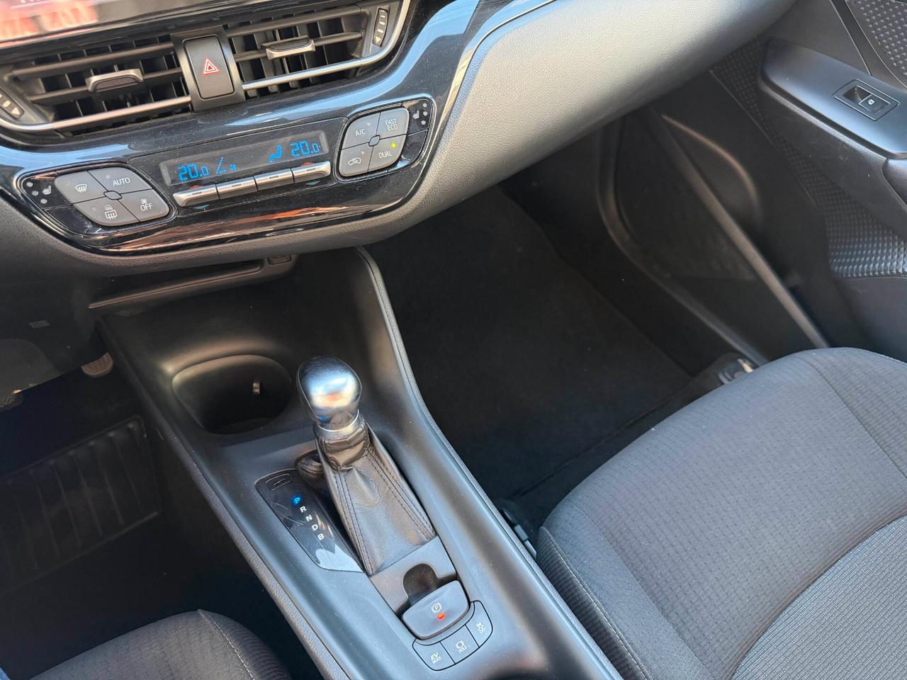 Toyota C-HR 1.8 Hybrid E-CVT Active NEOPATENTATI