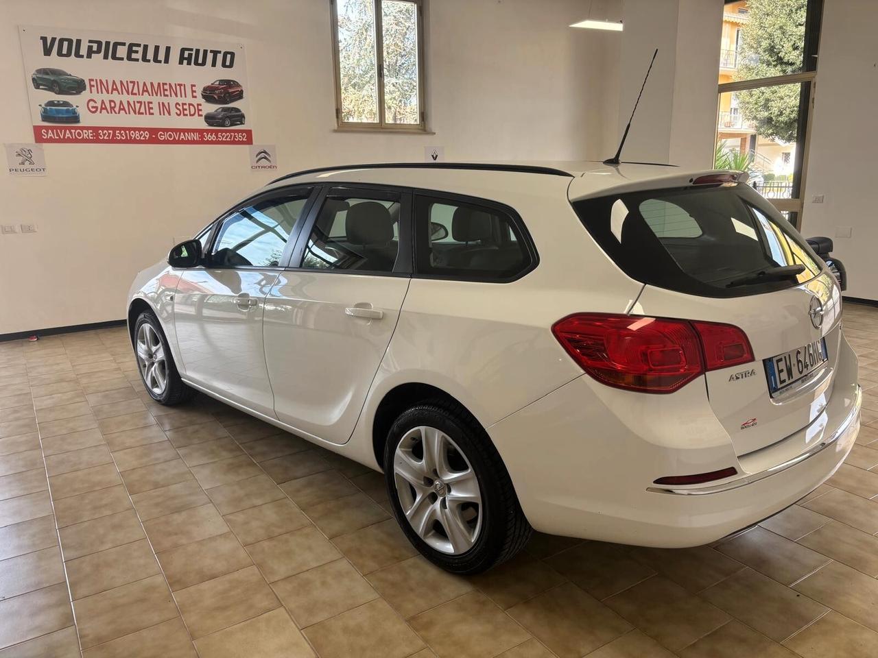 OPEL ASTRA ANNO 2014 DS 1.6 ADATTA NEOPATENTATI KM 166 MILA