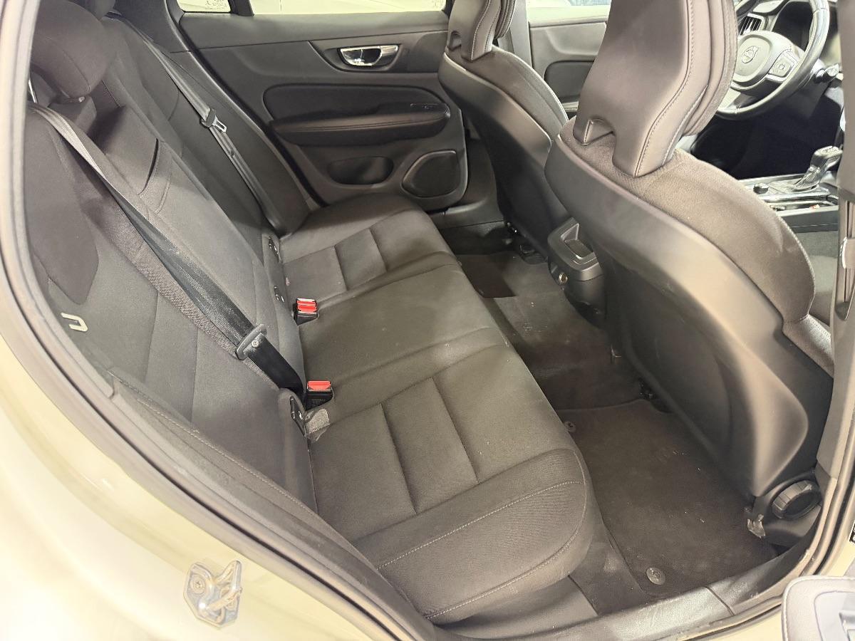 VOLVO - V60 - D3 Geartronic R-design