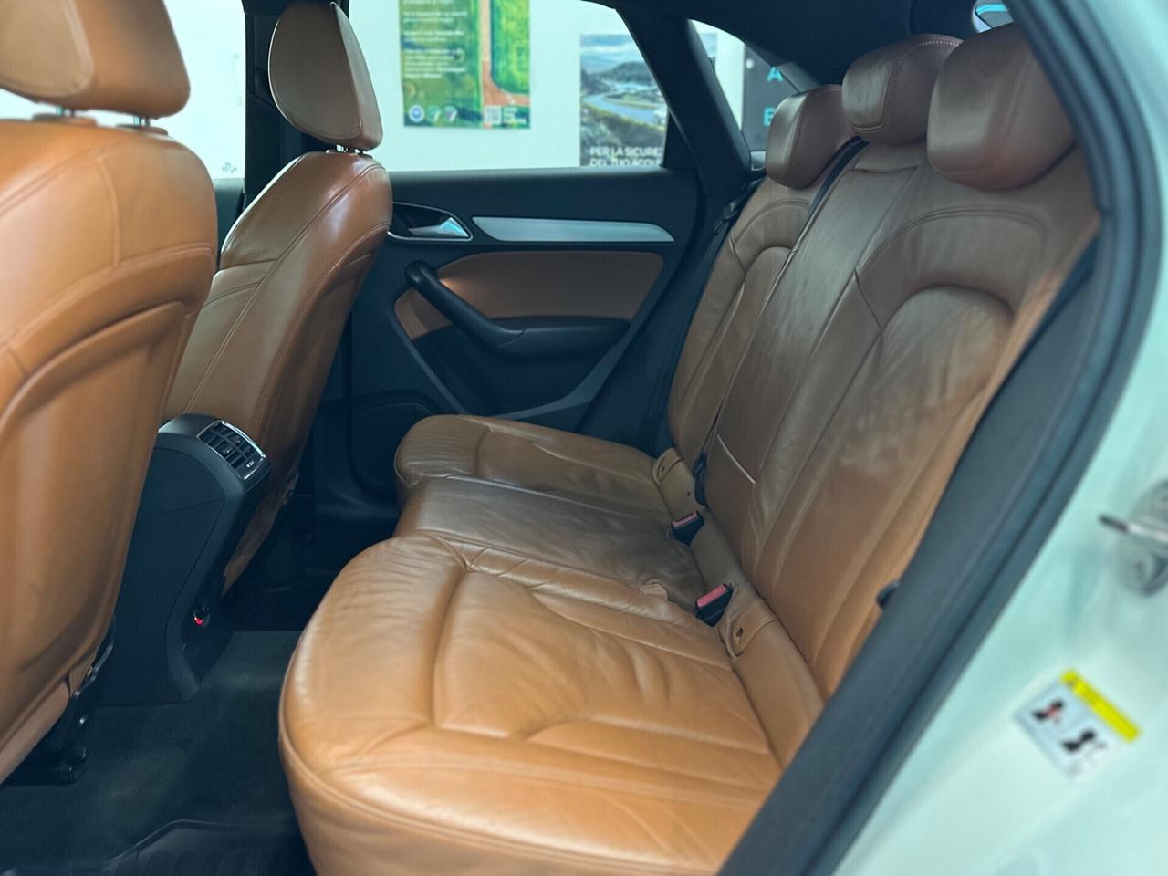 Audi Q3 2.0 tdi 177 CV s-line permute