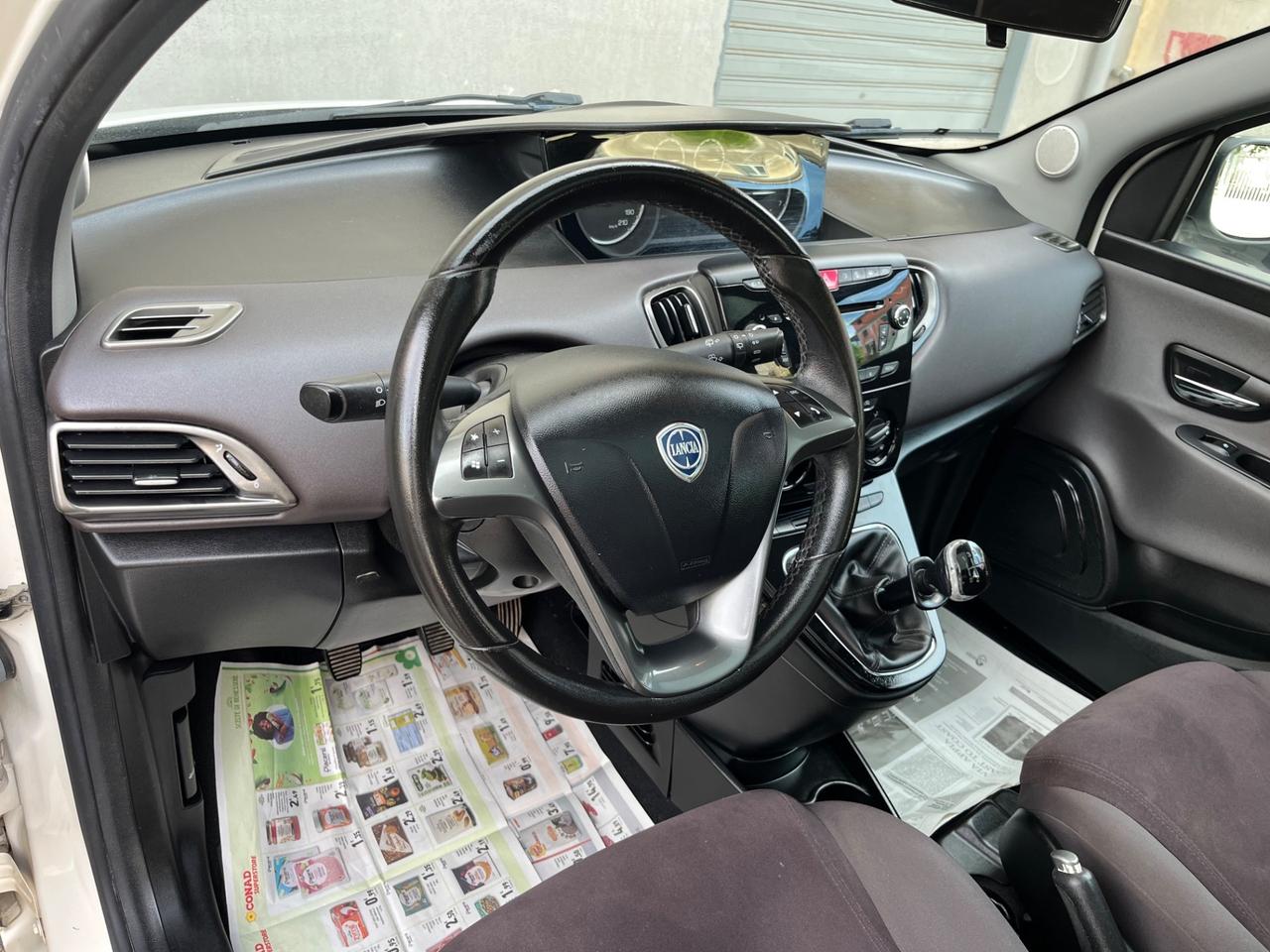 LANCIA YPSILON 5P CON TETTO PANORAMICO APRIBILE